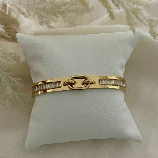 Buckle Zirconia Bangle