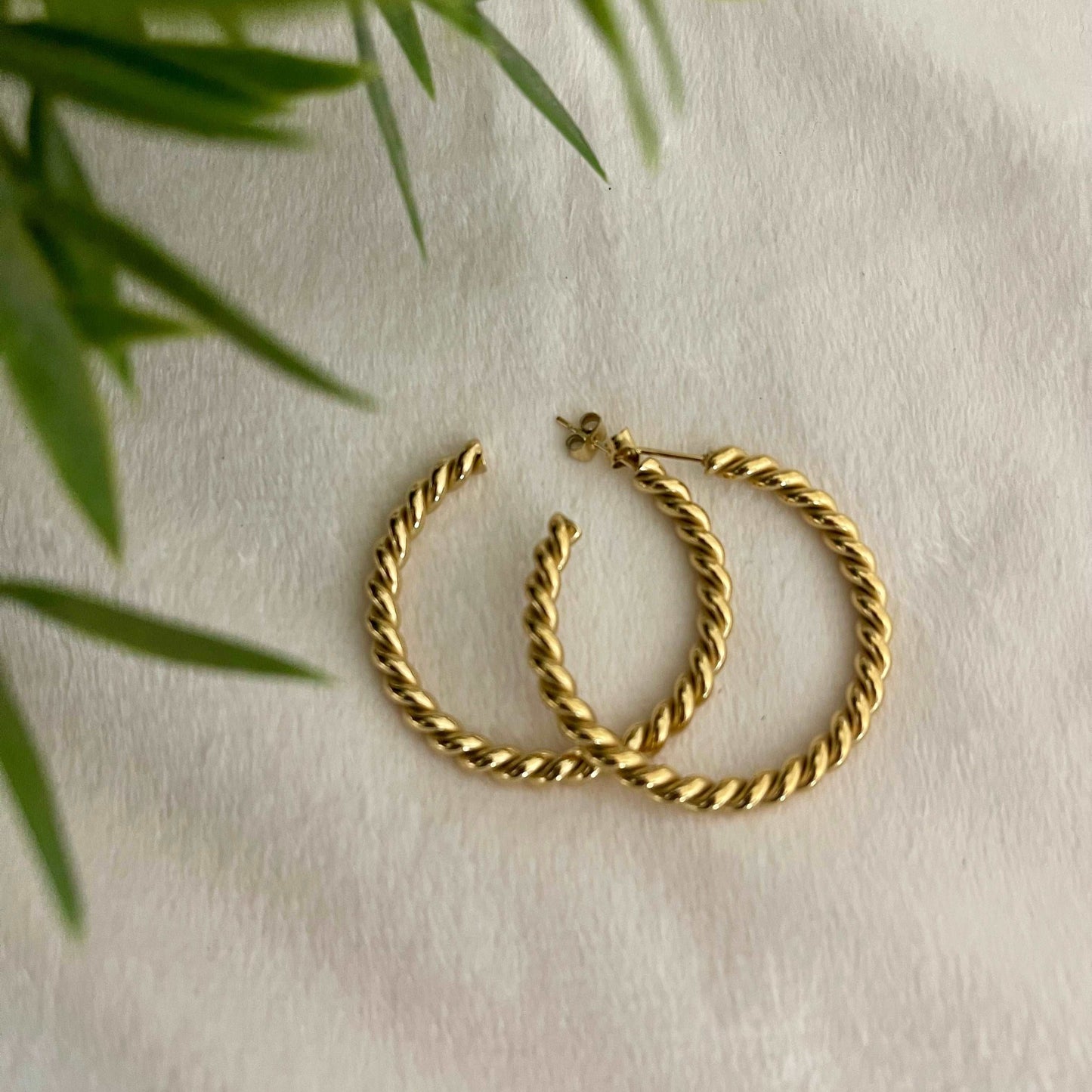 Large Twisted Hoops